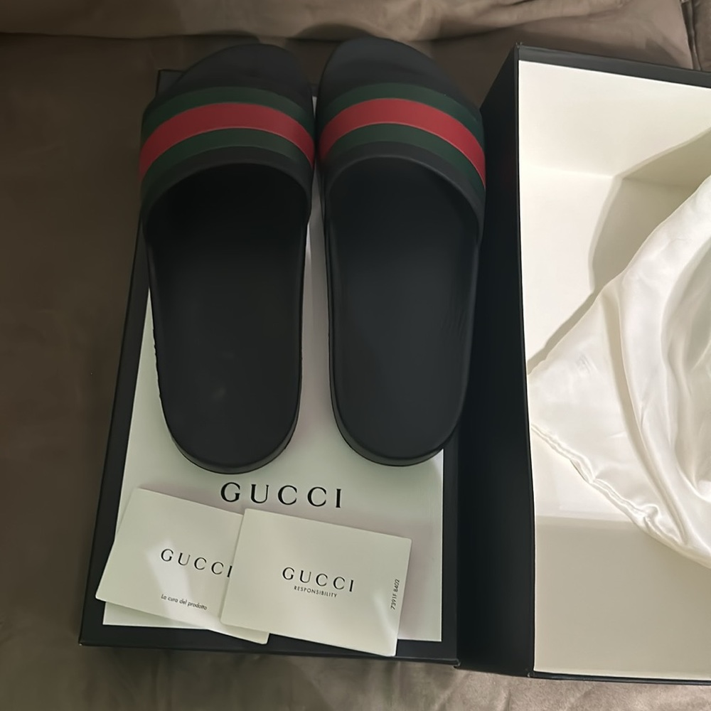 NEW! Men’s GUCCI Slides